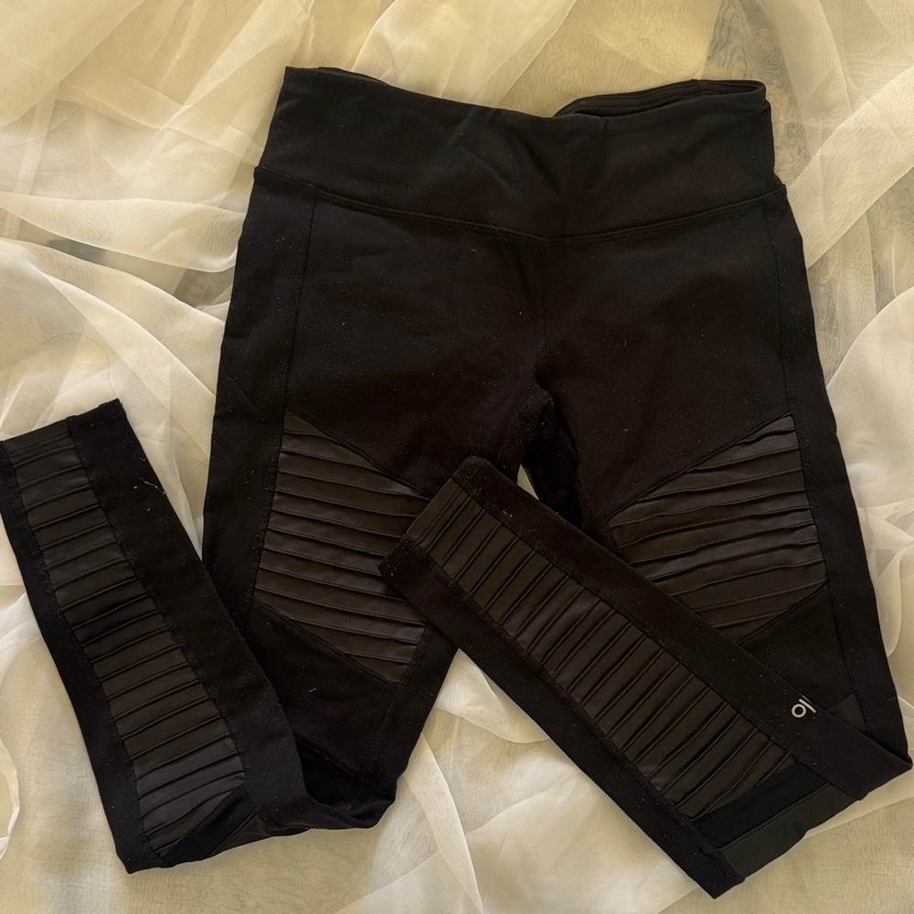 Med-Rise Black ALO Moto Panel Leggings - M
